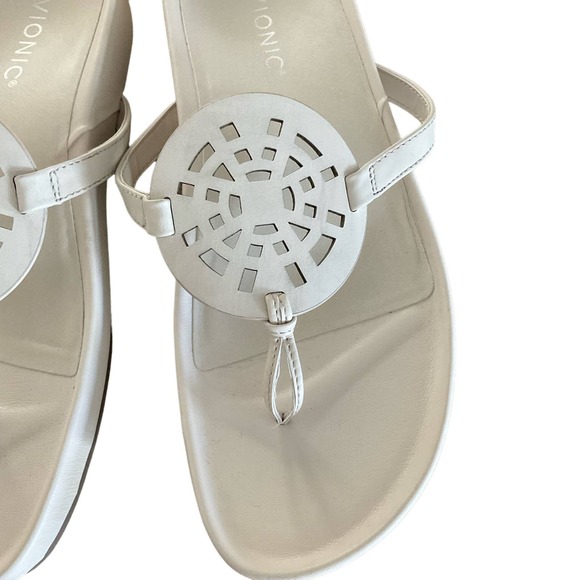 VIONIC Solari Toe Post Cream White Sandals Flats Shoes NEW Size 9 - Picture 2 of 8